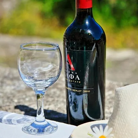 Avgi Ena Lejlighed *